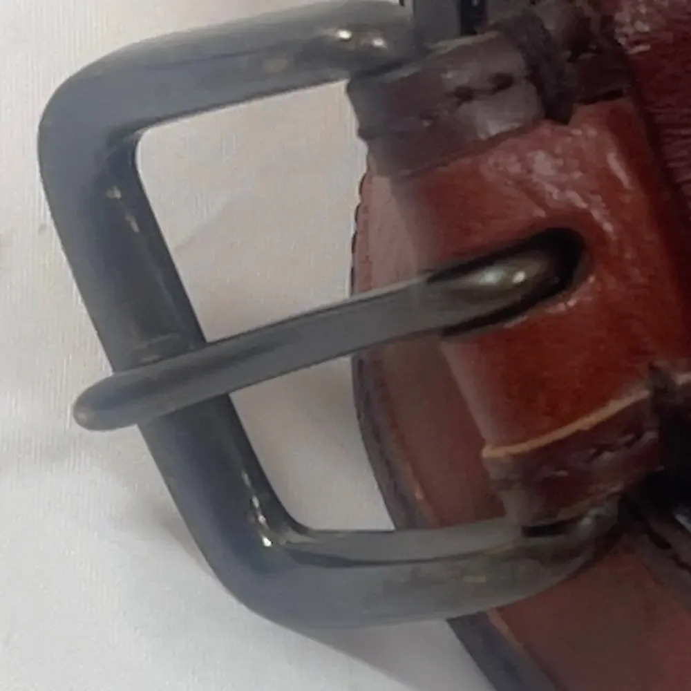 Columbia Belt Brown Leather with Dark Brown Trim Western Med 34-36 Metal Buckle